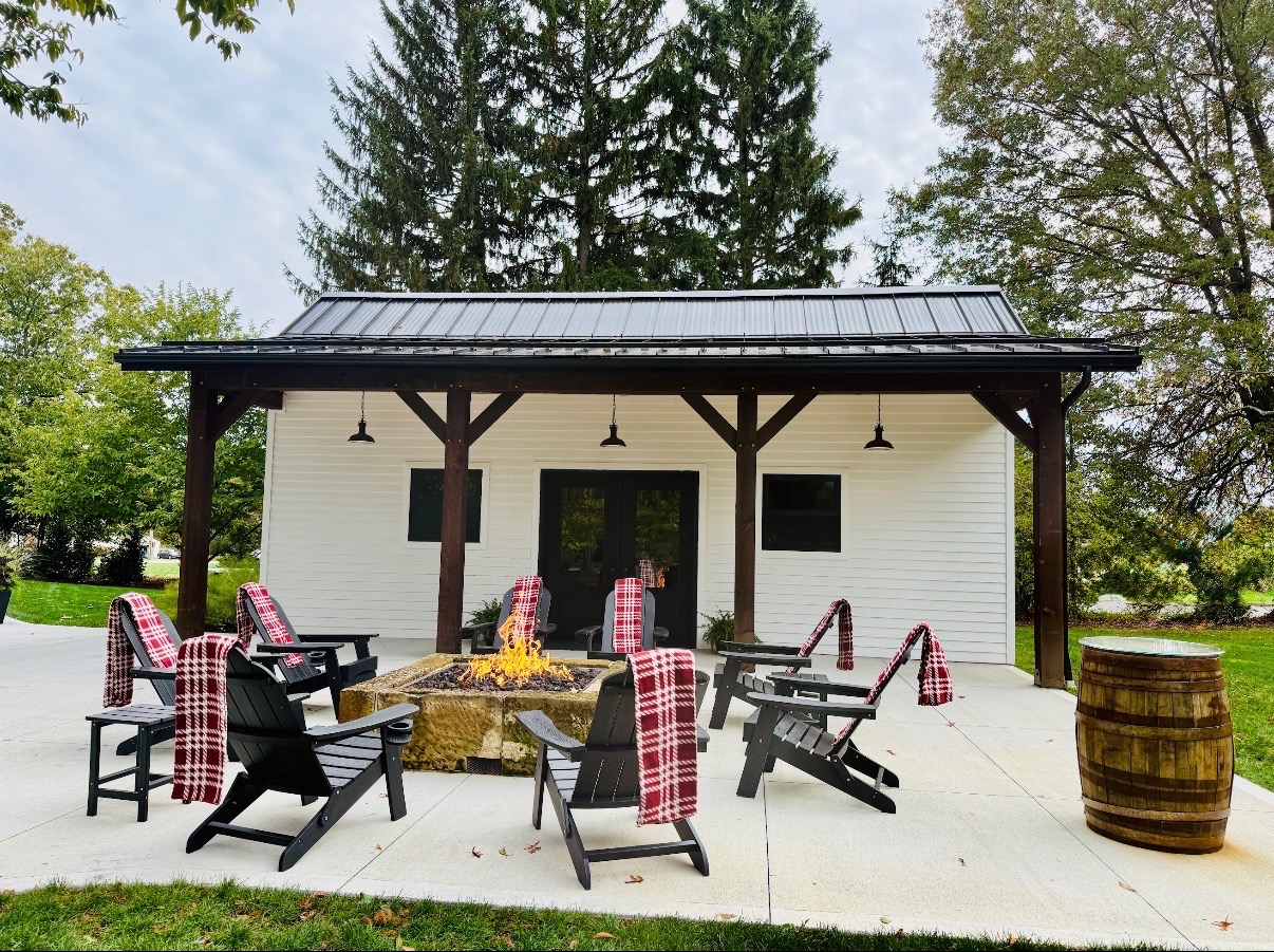 burbon bar, grooms suite, wedding venue